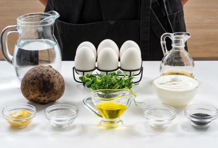 Фото шага рецепта Нежные фаршированные яйца с трюфельным маслом 175399 шаг 1  