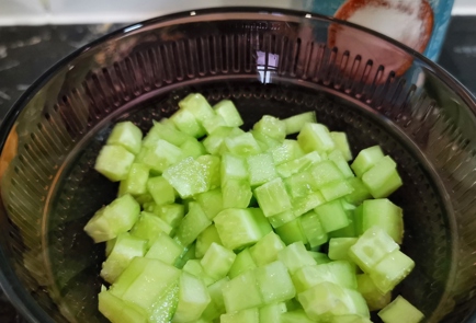 Фото шага рецепта Нежный салат с адыгейским сыром 173689 шаг 2  