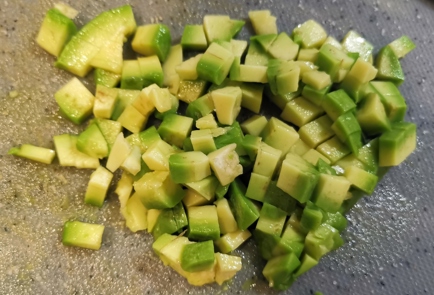 Фото шага рецепта Нежный салат с адыгейским сыром 173689 шаг 4  