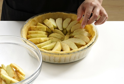 Фото шага рецепта Нормандский яблочный пирог 152800 шаг 10  