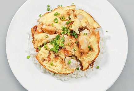 Фото шага рецепта Оякодон японский омлет с рисом и курицей 28425 шаг 8  