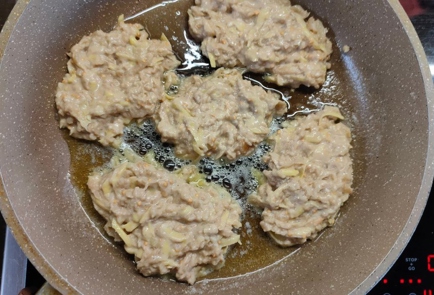 Фото шага рецепта Оладьи из баклажана и картофеля 174970 шаг 11  