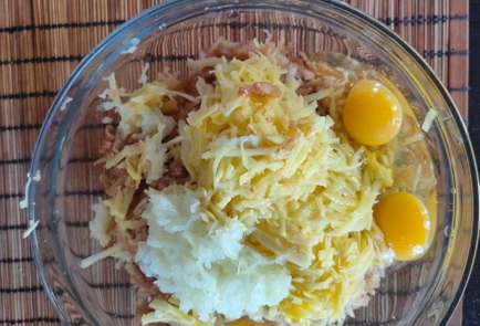 Фото шага рецепта Оладьи из баклажана и картофеля 174970 шаг 6  
