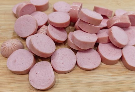 Фото шага рецепта Омлет в духовке с сосисками и цветной капустой 190891 шаг 7