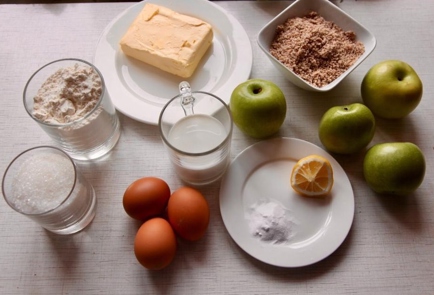 Фото шага рецепта Ореховый пирог с яблоками 173604 шаг 2  