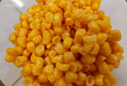 Фото шага рецепта Острая консервированная кукуруза с майонезом 152400 шаг 1  