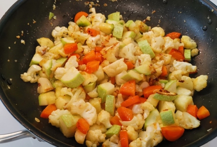 Фото шага рецепта Овощное рагу в пикантном соусе 174732 шаг 5  