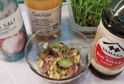 Фото шага рецепта Овощной салат с микрозеленью 173430 шаг 5  