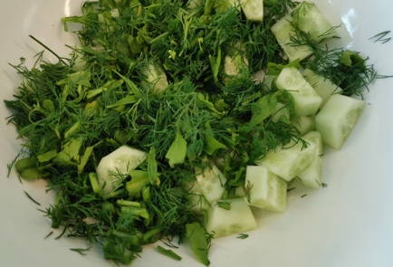 Фото шага рецепта Овощной салат с сыром сулугуни 186401 шаг 4  