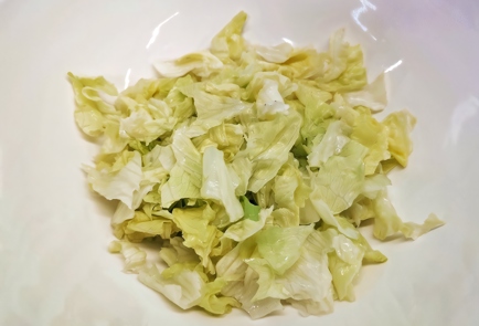 Фото шага рецепта Овощной салат с тунцом и микрозеленью 140180 шаг 2  