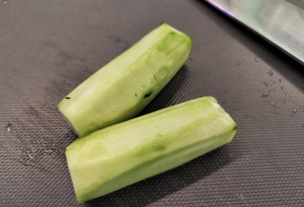 Фото шага рецепта Овощной салат с тунцом и микрозеленью 140180 шаг 3  