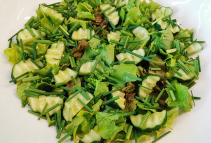 Фото шага рецепта Овощной салат с тунцом 186544 шаг 7  
