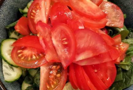 Фото шага рецепта Овощной салат с вялеными томатами 173334 шаг 5  