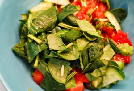 Фото шага рецепта Овощной салат с индейкой карри 152919 шаг 5  