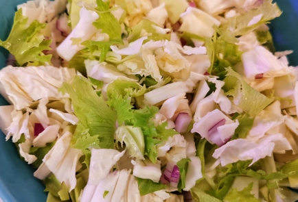 Фото шага рецепта Овощной салат с песто и домашним майонезом 152235 шаг 4  