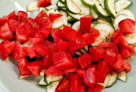 Фото шага рецепта Овощной салат с песто и майонезом 151291 шаг 6  
