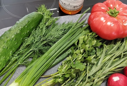 Фото шага рецепта Овощной салат с редисом и тархуном 152324 шаг 1  