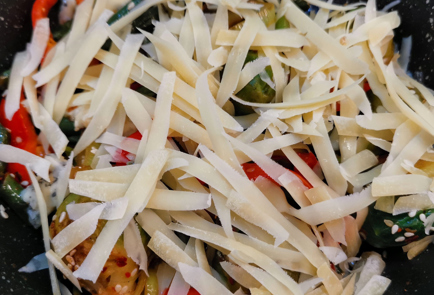 Фото шага рецепта Овощное рагу с сыром дорблю и пармезаном 151762 шаг 13  