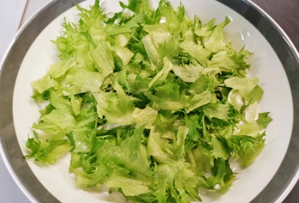 Фото шага рецепта Овощной салат с беконом и пармезаном 140714 шаг 2  