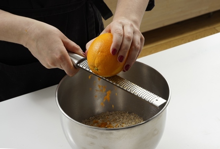 Фото шага рецепта Овсяные блины с апельсиновой цедрой 153223 шаг 4  