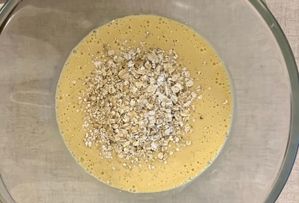 Фото шага рецепта Овсяные вафли с изюмом и фундуком 190847 шаг 4  