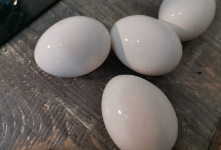 Фото шага рецепта Пасхальные яйца окрашенные в рисе 176233 шаг 1  