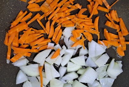 Фото шага рецепта Паштет из куриной печени с яблоками на сковороде 190605 шаг 3