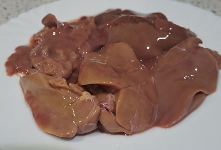 Фото шага рецепта Паштет из куриной печени с яблоками на сковороде 190605 шаг 7