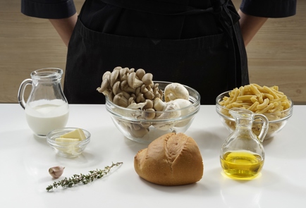 Фото шага рецепта Паста казаречче с грибами и трюфельным маслом 173379 шаг 1  
