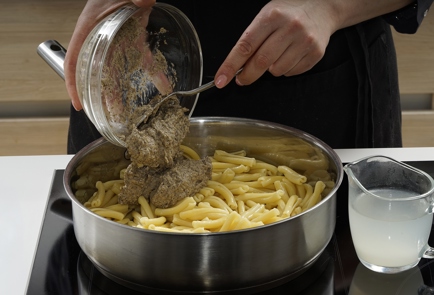 Фото шага рецепта Паста казаречче с грибами и трюфельным маслом 173379 шаг 12  