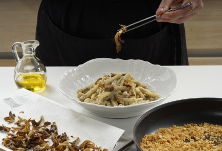 Фото шага рецепта Паста казаречче с грибами и трюфельным маслом 173379 шаг 13  