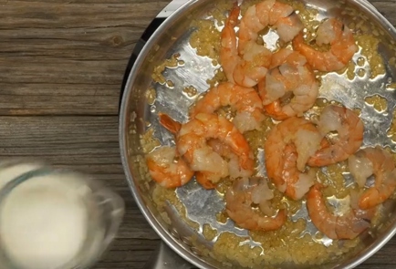 Вариант 1: Рецепт классических спагетти с морепродуктами в сливочном соусе