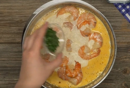 Фото шага рецепта Паста с креветками в сливочночесночном соусе 55603 шаг 4  