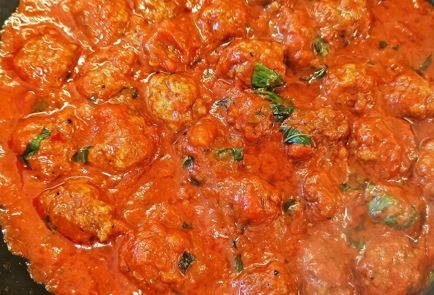 Фото шага рецепта Паста с польпетте в томатном соусе 151772 шаг 13  