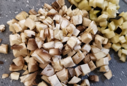 Фото шага рецепта Перец фаршированный грибами и баклажаном 173961 шаг 3  