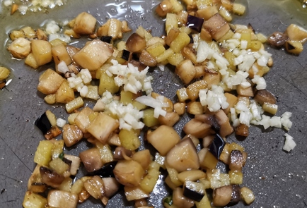 Фото шага рецепта Перец фаршированный грибами и баклажаном 173961 шаг 6  