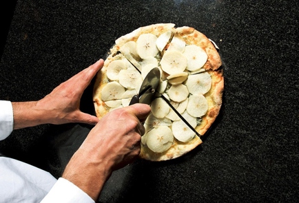 Фото шага рецепта Пицца с голубым сыром и грушей 17885 шаг 8  