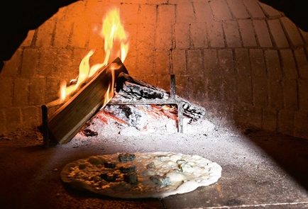 Фото шага рецепта Пицца с сыром и грушей 42416 шаг 3  
