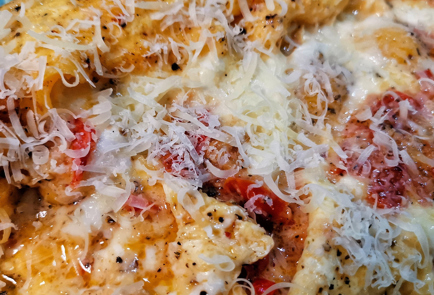Фото шага рецепта Пикантный скрэмбл с помидорами и сыром 151509 шаг 28  