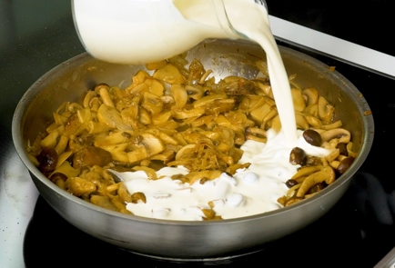 Фото шага рецепта Пирог с грибами 151270 шаг 10  