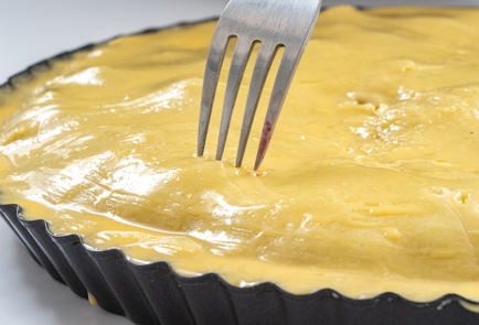 Фото шага рецепта Пирог с клюквой изюмом и апельсиновой цедрой 174648 шаг 11  