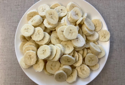 Фото шага рецепта Пирог с манго и бананами 176351 шаг 3  