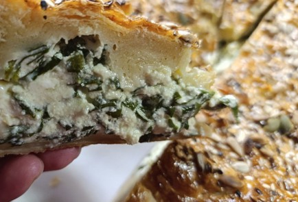 Фото шага рецепта Пирог с творогом и шпинатом 190870 шаг 21  