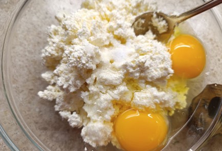 Фото шага рецепта Пирог с творогом и шпинатом 190870 шаг 4  