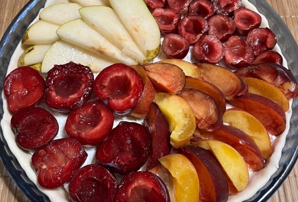 Фото шага рецепта Пирог сезонный 4 фрукта 173706 шаг 4  