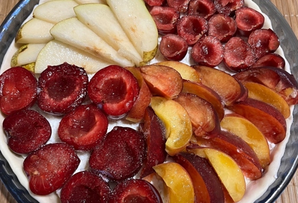 Фото шага рецепта Пирог сезонный 4 фрукта 173706 шаг 5  