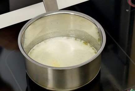 Зачем опытные хозяйки добавляют в тушеную капусту молоко: не все об этом знают