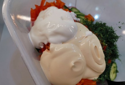 Фото шага рецепта Простой и вкусный салат 190716 шаг 9