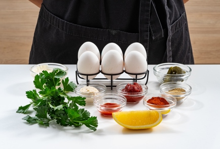 Фото шага рецепта Пряные фаршированные яйца с томатной начинкой 175398 шаг 1  