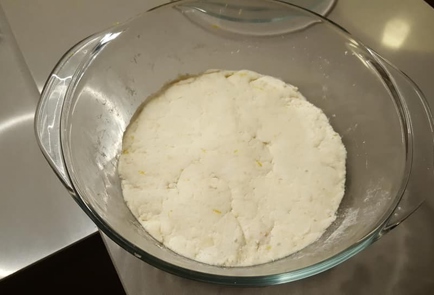 Фото шага рецепта Пышные сырники с рисовой мукой 137085 шаг 1  